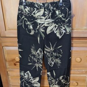 Capris - Casual Corner